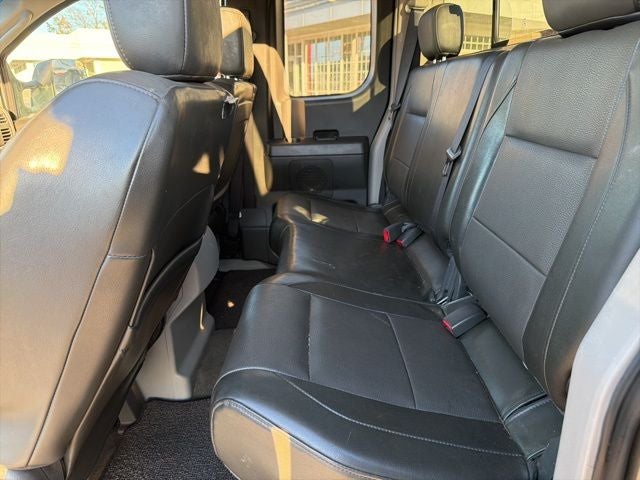 2004 Nissan Titan LE