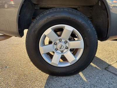 2004 Nissan Titan LE