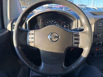 2004 Nissan Titan LE