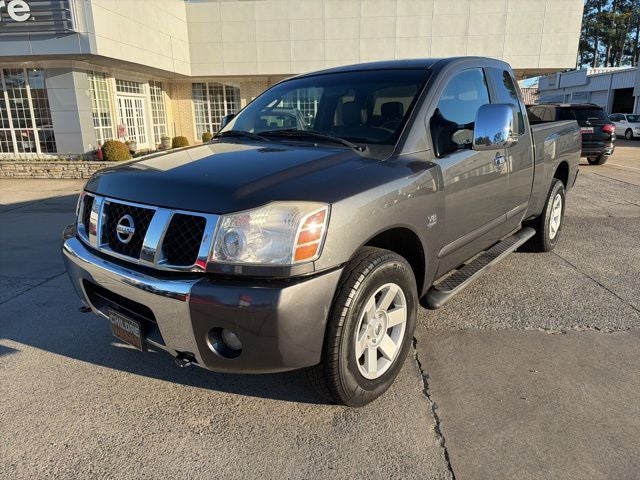 2004 Nissan Titan LE