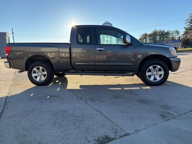 2004 Nissan Titan LE