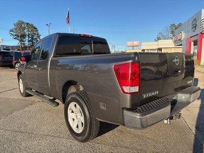 2004 Nissan Titan LE