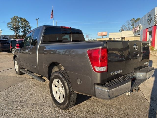 2004 Nissan Titan LE