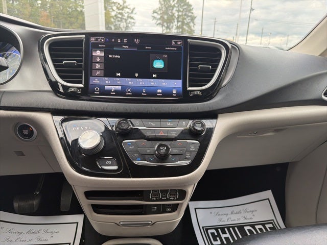 2022 Chrysler Pacifica Touring L