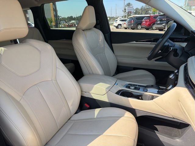 2024 INFINITI QX60 PURE