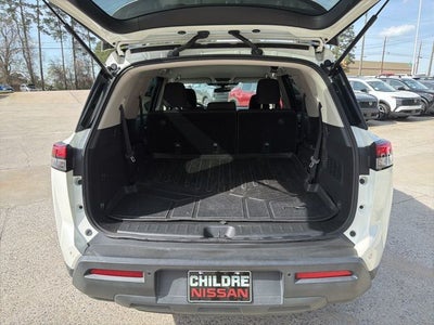 2022 Nissan Pathfinder SV