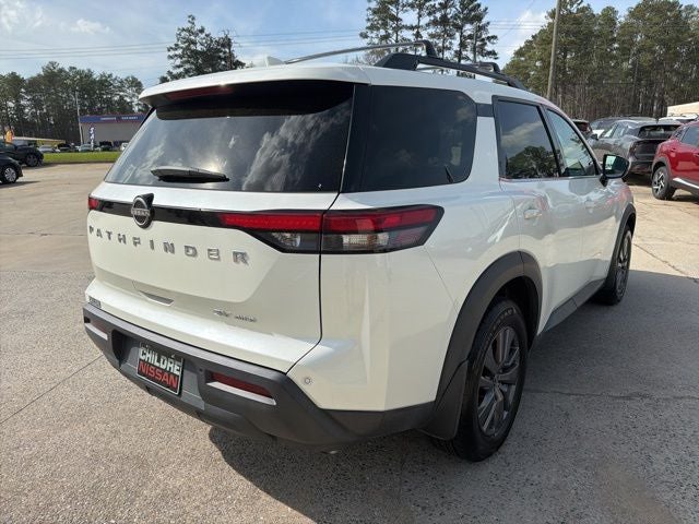 2022 Nissan Pathfinder SV