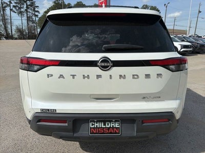 2022 Nissan Pathfinder SV
