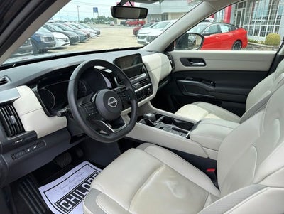2023 Nissan Pathfinder SL