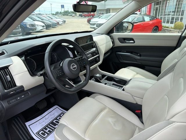 2023 Nissan Pathfinder SL