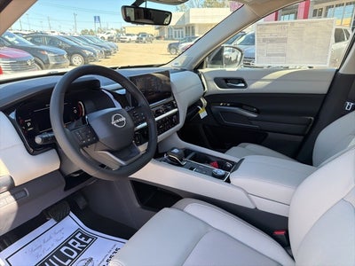 2026 Nissan Pathfinder SL