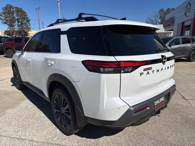 2026 Nissan Pathfinder SL