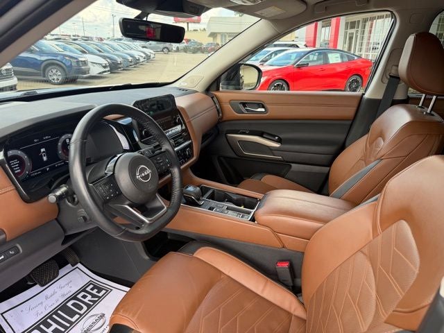 2024 Nissan Pathfinder Platinum