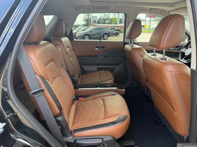2024 Nissan Pathfinder Platinum