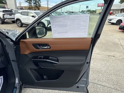 2026 Nissan Pathfinder Platinum