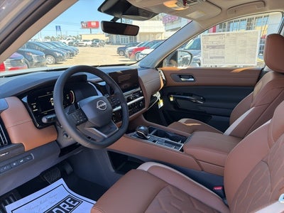 2026 Nissan Pathfinder Platinum