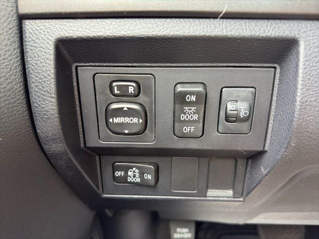 2017 Toyota Tundra SR5 4.6L V8