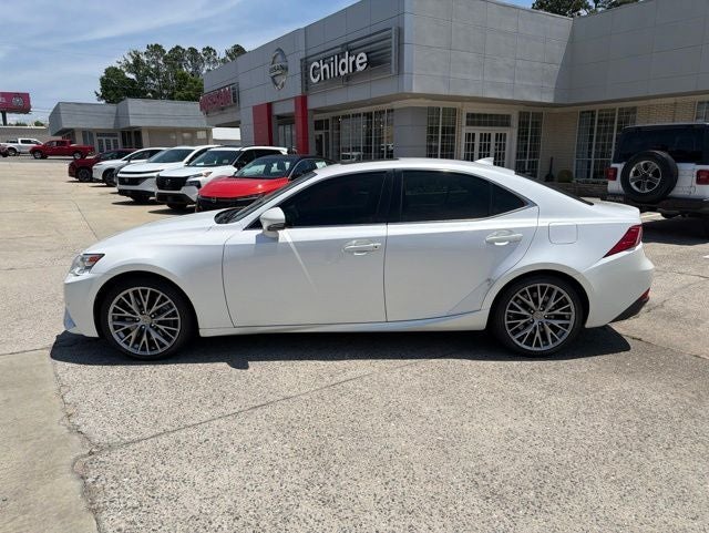 2016 Lexus IS 350 200t's photo